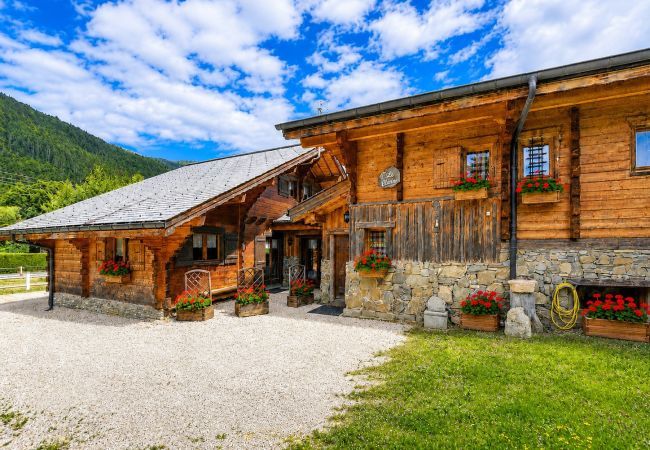 Chalet in Morzine - Manupa Clévie
