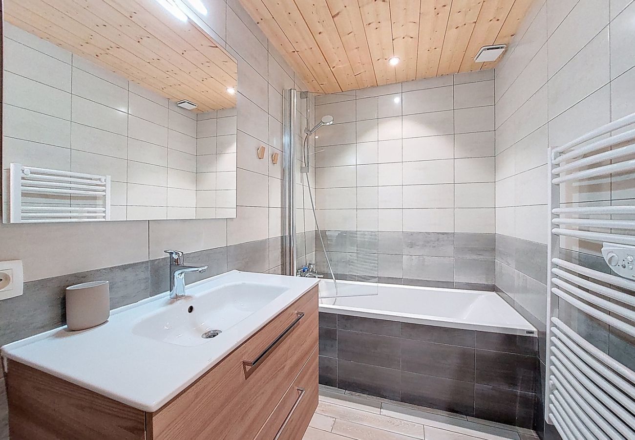 Chalet in Montriond - Chébourins